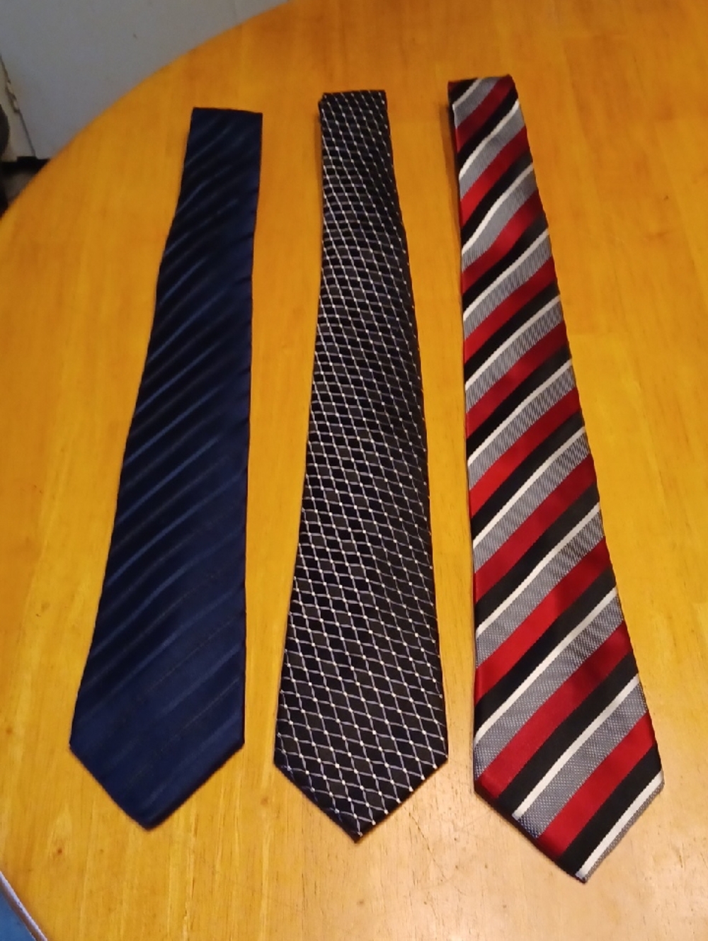 Sean John Classic Men's Tie Set Of 3 Navy, Black Pattern, Red & Silver Stripe